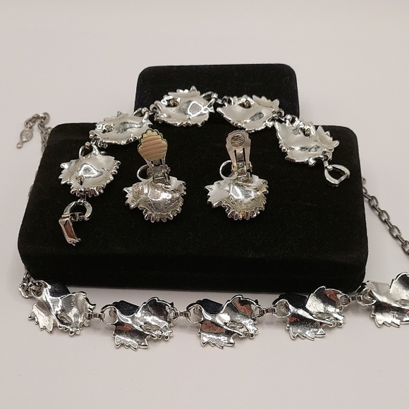 SARAH COVENTRY 'Whispering Leaves' Vintage 1959 Full Parure- Silver Tone Set - Picture 11 of 14